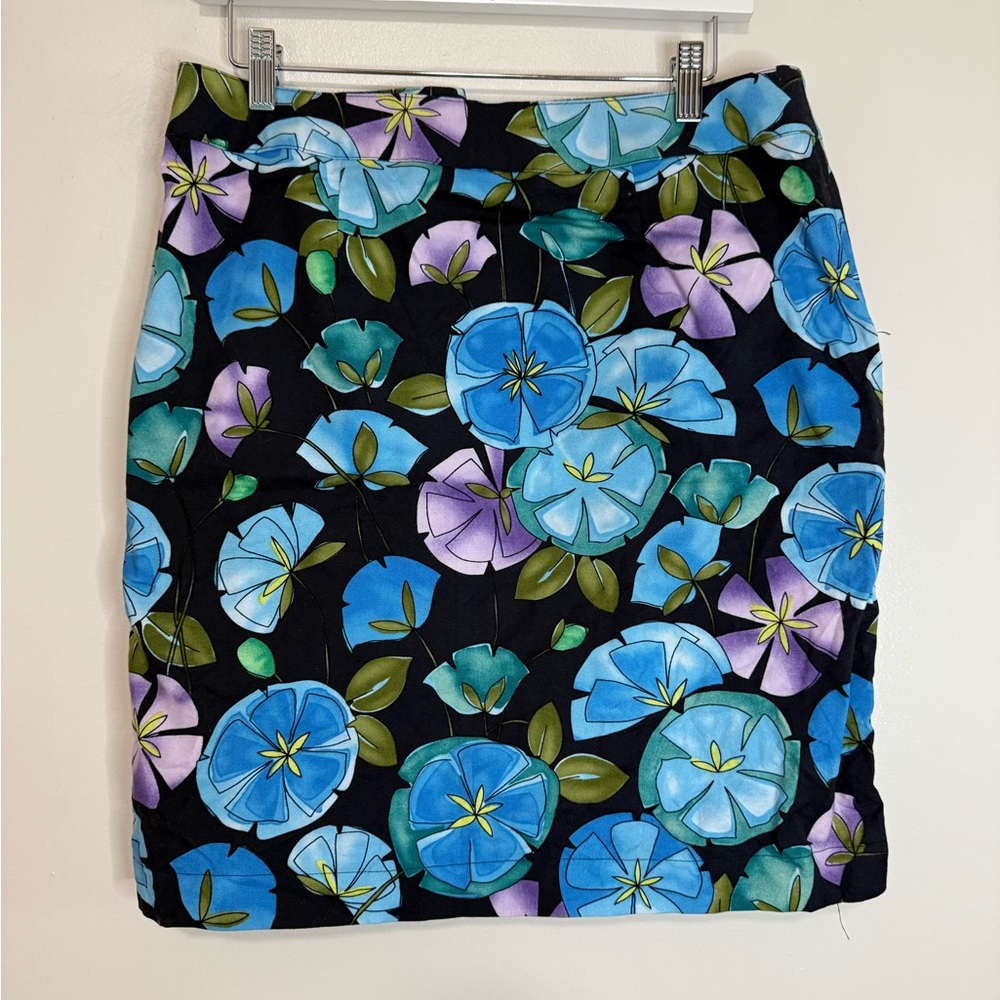 Talbots colorful Black floral pattern Skirt in size 12P - Picture 4 of 9